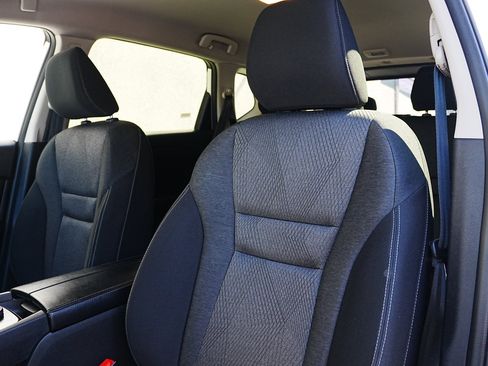 Used 2024 Nissan Rogue SV image 10