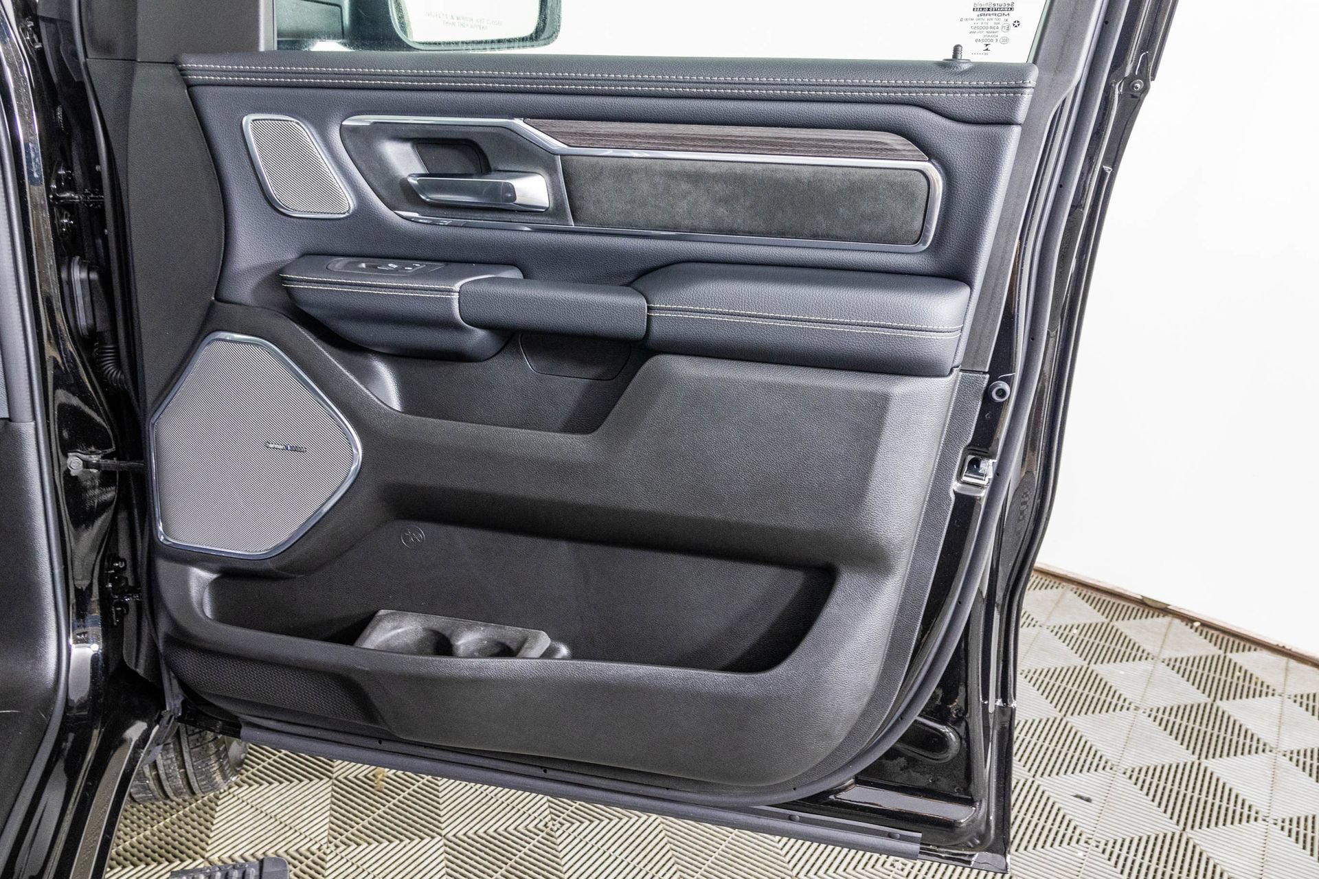 New 2027 RAM 1500 Laramie AWD/4WD image 45