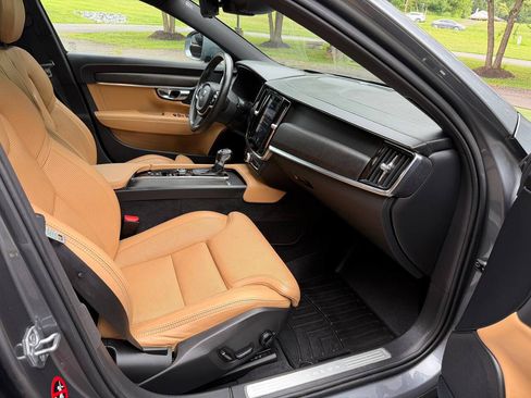 Used 2018 Volvo V90 T6 Cross Country w/ Convenience Package AWD/4WD image 30