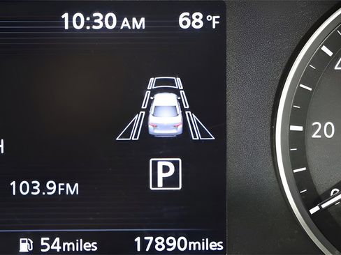 Used 2023 Nissan Versa SR w/ Trunk Package image 17