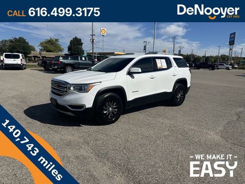 Used 2017 GMC Acadia SLT image 1
