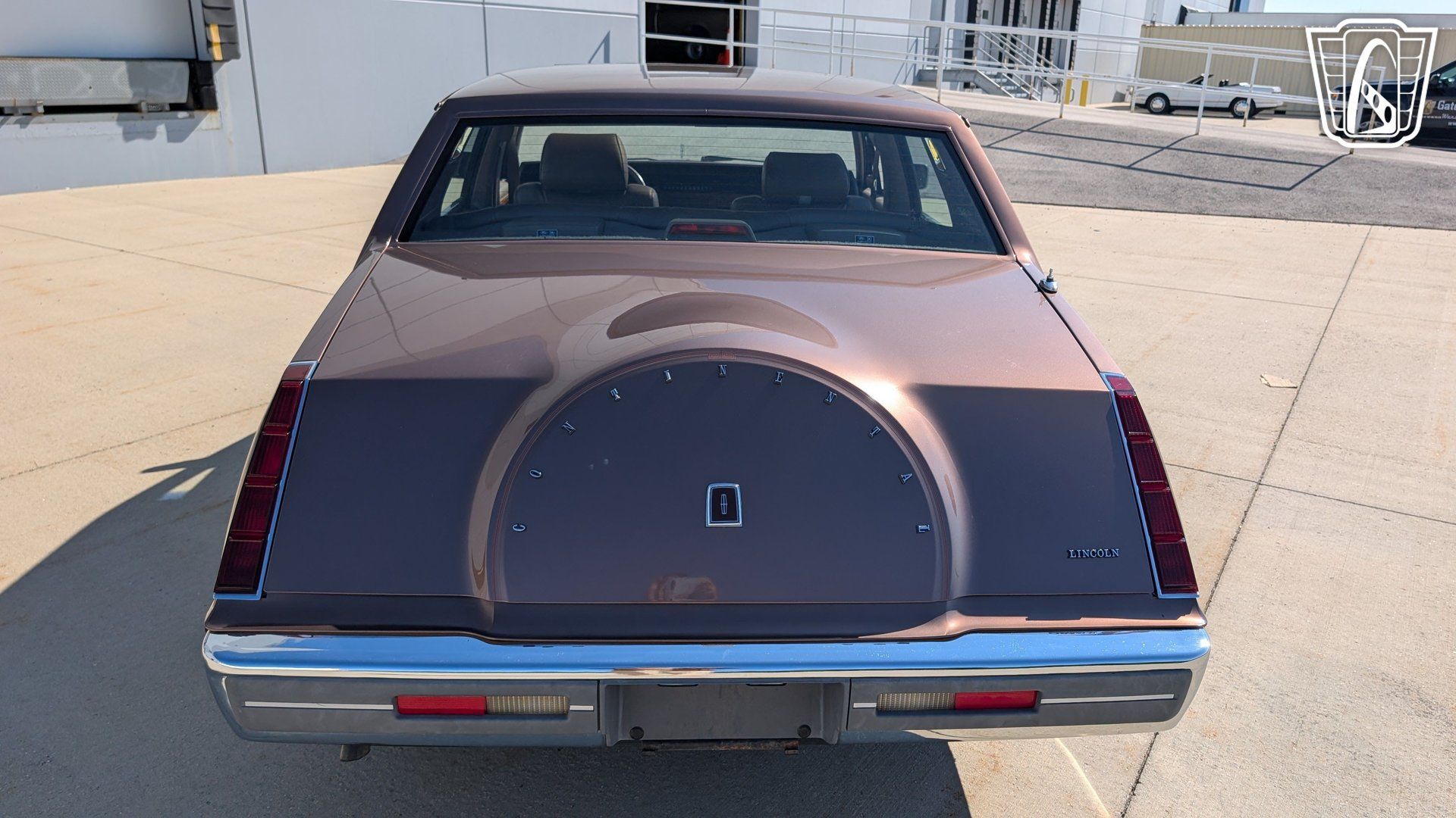 Used 1987 Lincoln Continental Signature RWD image 11