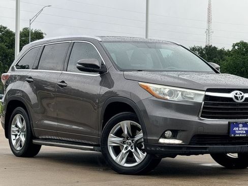 Used 2016 Toyota Highlander Limited FWD image 2