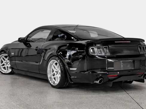 Used 2013 Ford Mustang GT Premium w/ Electronics Pkg RWD image 8
