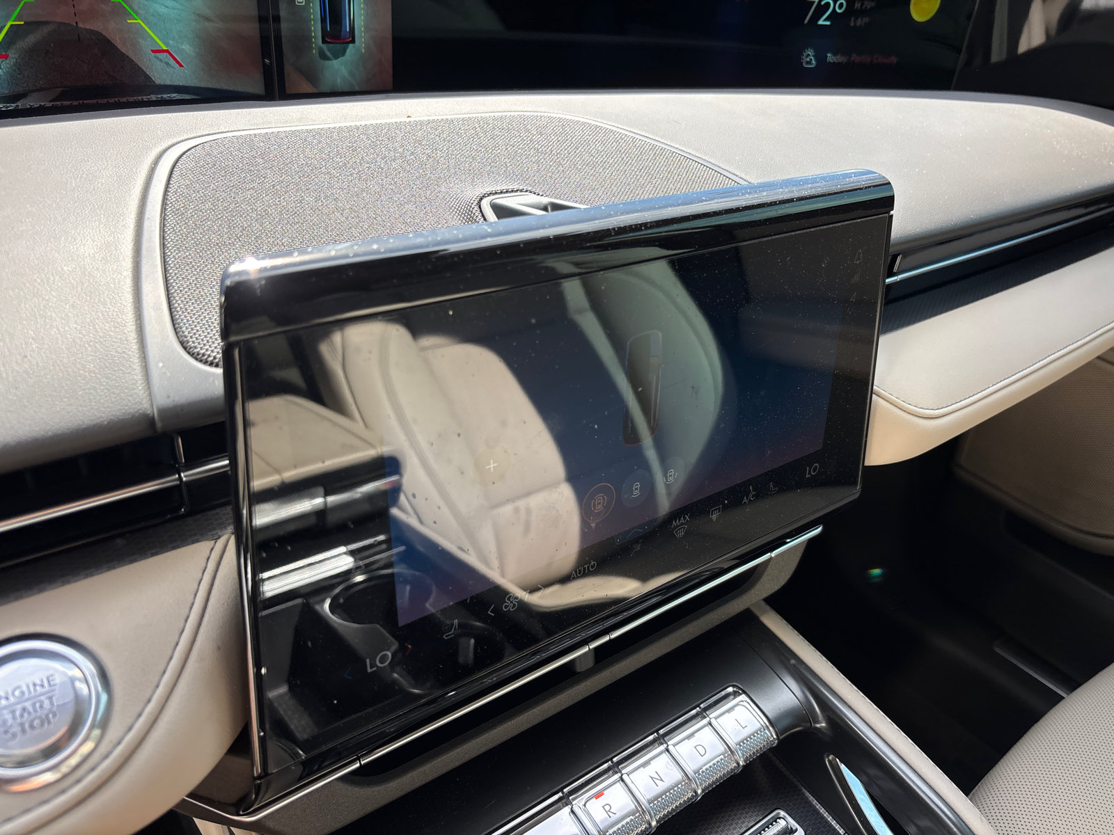 Certified 2025 Lincoln Nautilus Premier AWD/4WD image 21