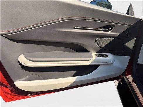 Used 2025 Aston Martin V8 Vantage Coupe image 12