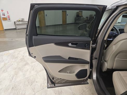 Used 2020 Lincoln Nautilus Reserve w/ Equipment Group 201A image 22