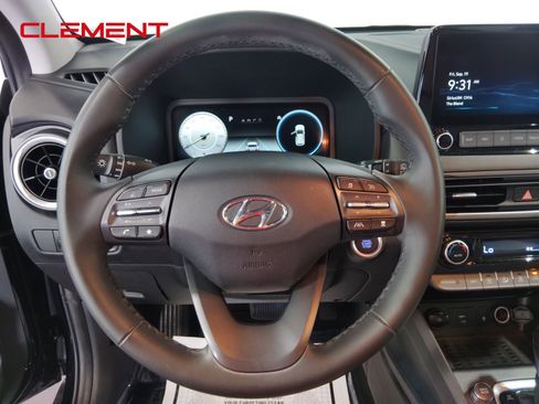 Used 2022 Hyundai Kona Limited image 12