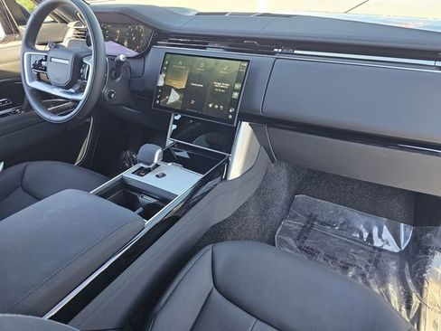 New 2025 Land Rover Range Rover SE image 10