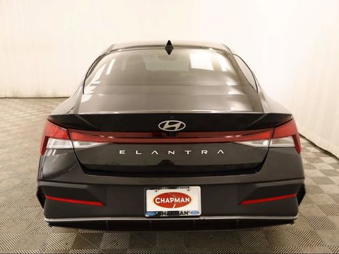 Used 2024 Hyundai Elantra SEL image 5