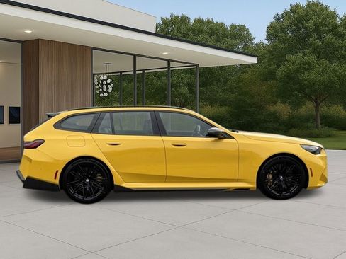 New 2026 BMW M5 Touring image 7