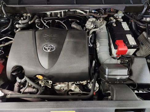 Used 2022 Toyota Highlander XLE image 54