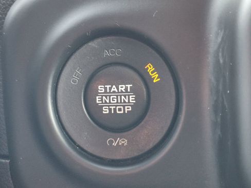 Used 2018 Jeep Wrangler Unlimited Sahara image 27