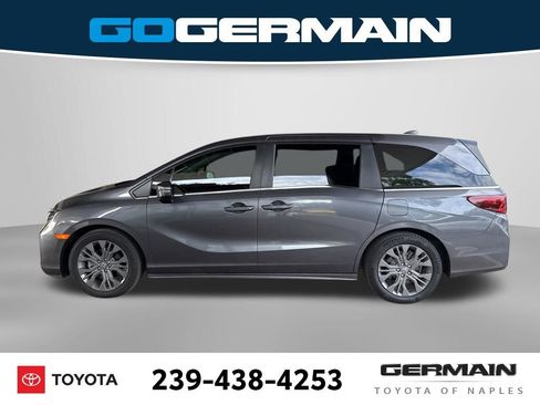 Used 2025 Honda Odyssey Touring image 2