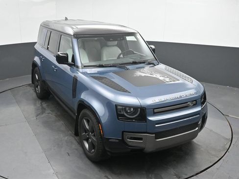Used 2025 Land Rover Defender 110 X-Dynamic SE AWD/4WD image 34