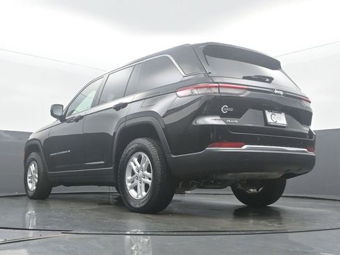 Used 2024 Jeep Grand Cherokee Laredo AWD/4WD image 49