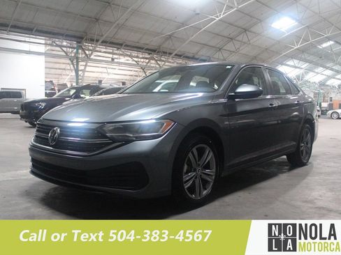 Used 2024 Volkswagen Jetta SE FWD image 1