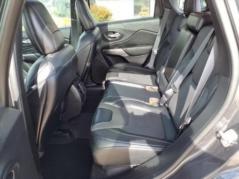 Used 2022 Jeep Cherokee Limited AWD/4WD image 23
