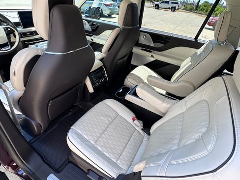 Used 2021 Lincoln Aviator Black Label AWD/4WD image 8