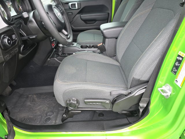 Used 2025 Jeep Wrangler Unlimited Sport AWD/4WD image 13