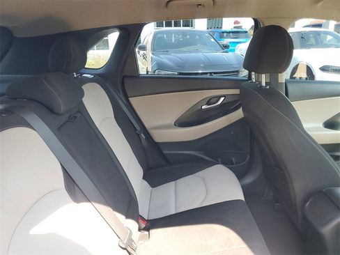 Used 2020 Hyundai Elantra GT image 30