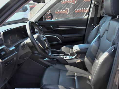 Used 2023 Kia Telluride LX AWD/4WD image 17