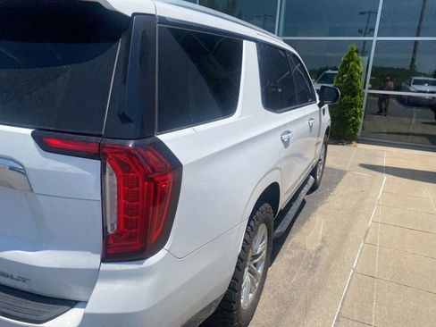 Used 2021 GMC Yukon SLT w/ SLT Premium Package AWD/4WD image 5