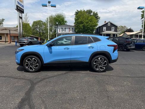 Used 2024 Chevrolet Trax RS w/ Sunroof Package FWD image 1
