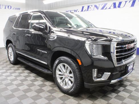 Used 2023 GMC Yukon SLT image 3