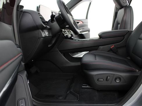 New 2026 Chevrolet Traverse Z71 w/ Enhanced Driving Package AWD/4WD image 19