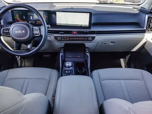 Used 2025 Kia Sorento EX image 11