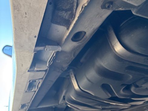 Used 2018 Toyota Sienna SE w/ Carpet Mat Package image 16