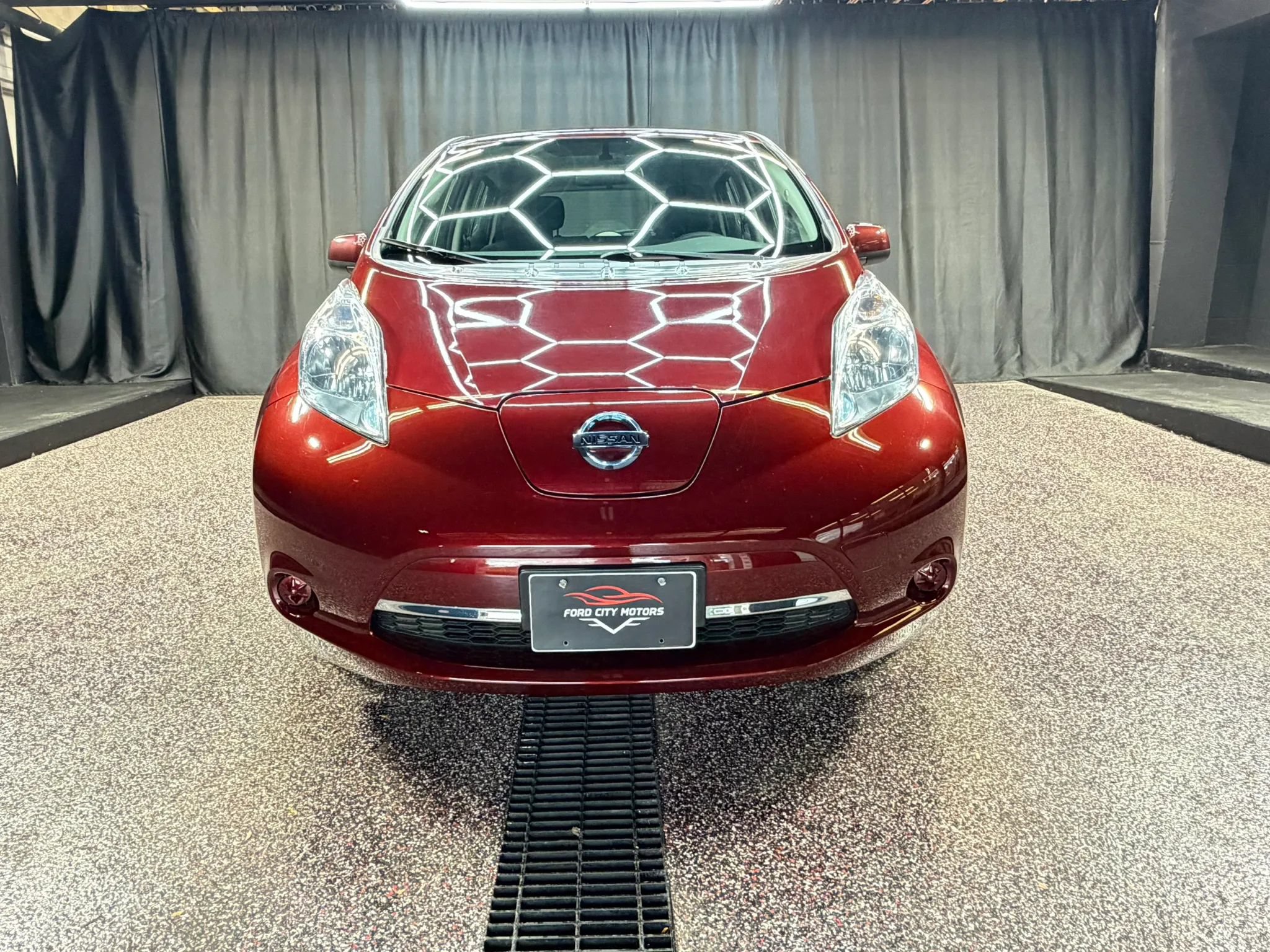 Used 2017 Nissan Leaf S w/ Charge Package FWD image 2