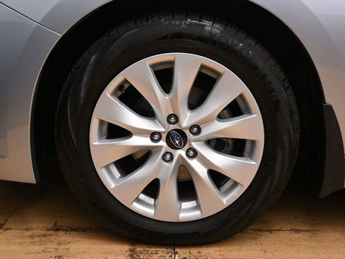 Used 2017 Subaru Legacy 2.5i Premium image 10