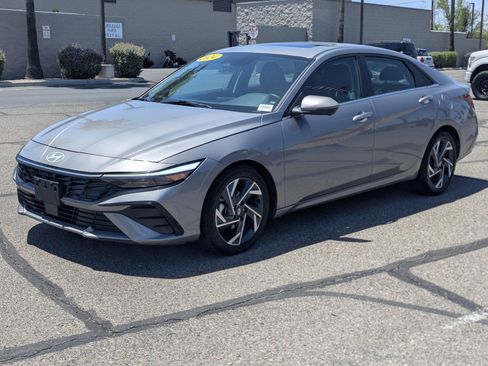 Used 2024 Hyundai Elantra Limited FWD image 5
