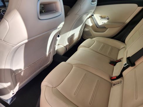 Used 2020 Mercedes-Benz CLA 250 image 32