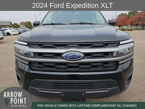 Used 2024 Ford Expedition XLT image 3