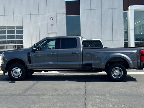New 2026 Ford F350 Platinum w/ FX4 Off-Road Package AWD/4WD image 6