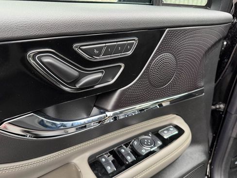 New 2026 Lincoln Corsair Premiere image 12