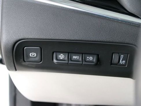 Used 2023 Buick Enclave Avenir w/ Avenir Technology Package AWD/4WD image 14