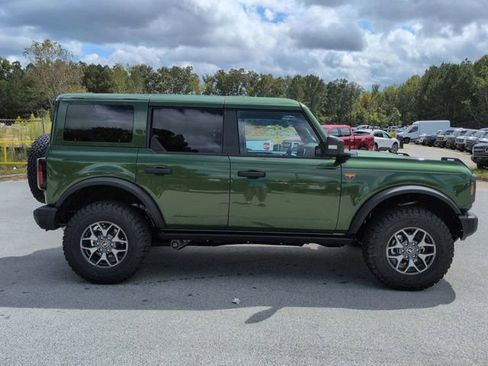 New 2025 Ford Bronco Badlands image 3