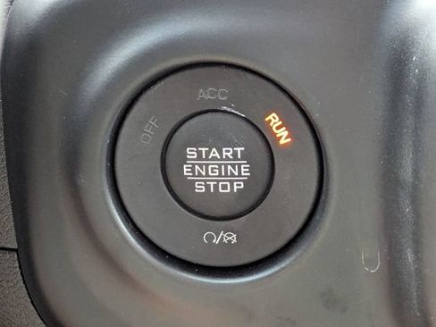 Used 2022 Jeep Wrangler Sport AWD/4WD image 29