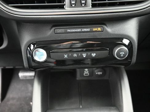 Used 2026 Ford Escape Active w/ Tech Pack #1 FWD image 9