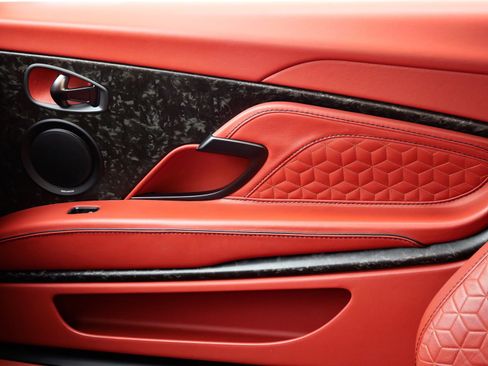 Used 2019 Aston Martin DBS Superleggera RWD image 25