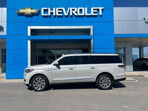 Used 2024 Lincoln Navigator L Reserve AWD/4WD image 1