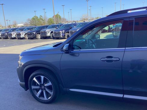 Used 2025 Honda Pilot Elite image 7