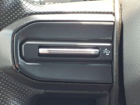 Used 2023 Chevrolet Colorado W/T RWD image 11