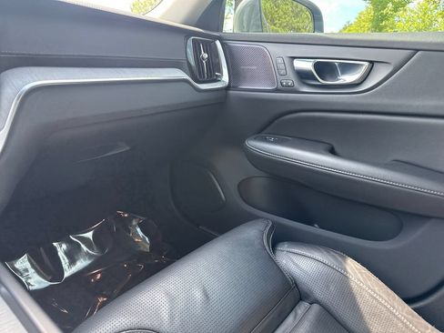 Used 2022 Volvo V60 T5 Cross Country w/ Lounge Package AWD/4WD image 17
