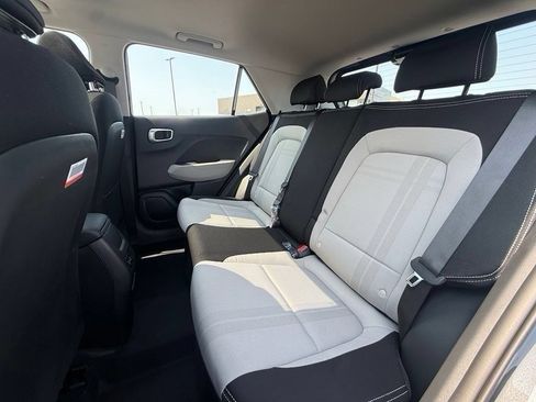 Certified 2025 Hyundai Venue SEL FWD image 25