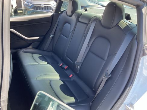 Used 2022 Tesla Model 3 Long Range AWD/4WD image 18